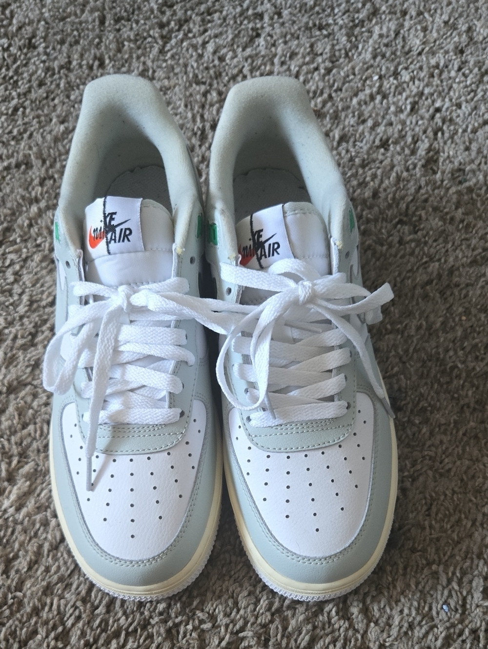 Nike White & Light Green Low-Top Sneakers